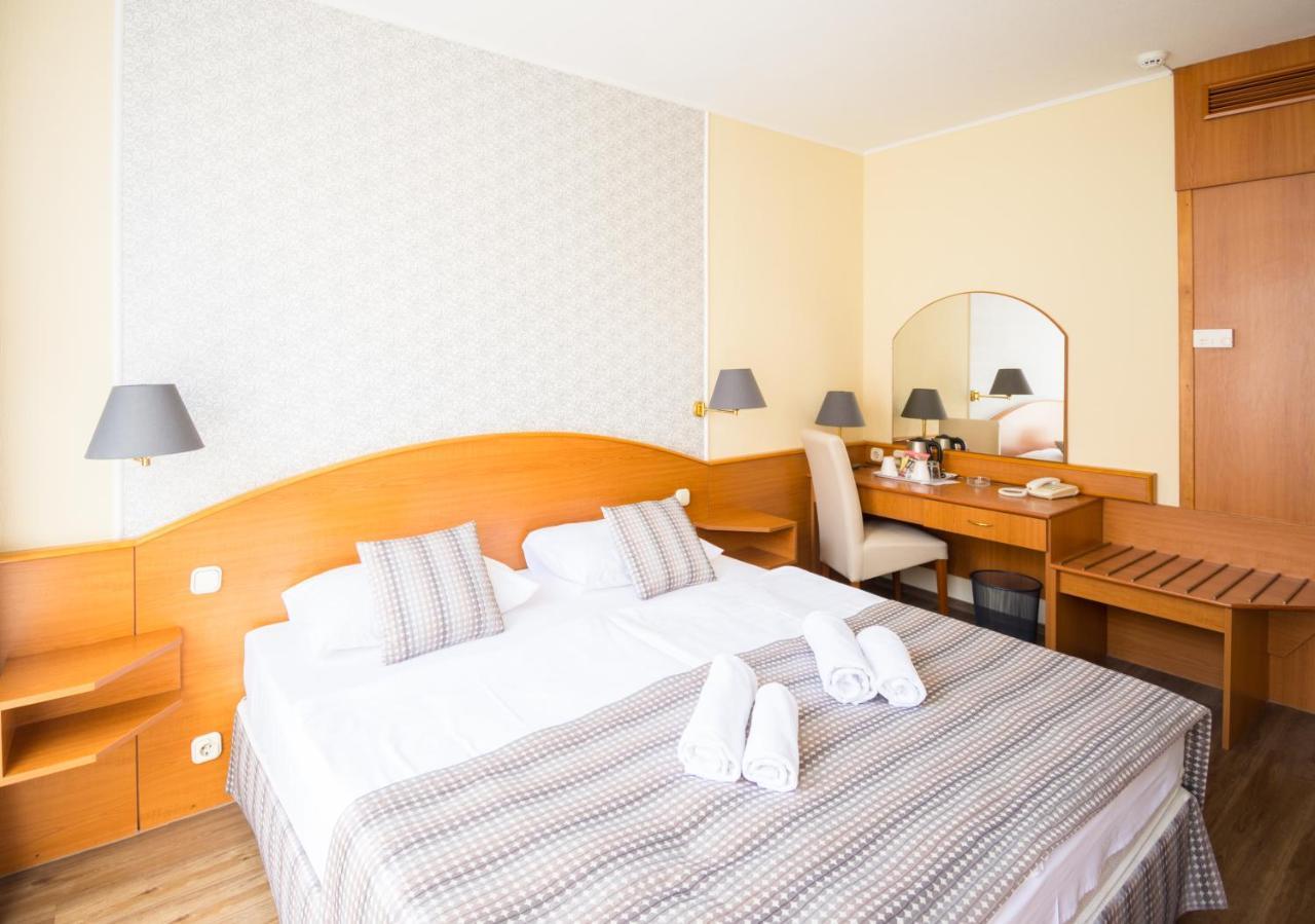 Hotel Orion Varkert บูดาเปสต์ ภายนอก รูปภาพ